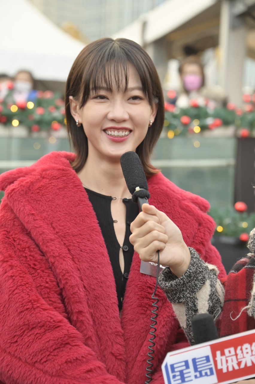 Fish早前公開和盧鎮業拍拖，她表示沒有刻意秘密，笑言公開後反而覺得緊張，擔心如果將來分手不知怎算。